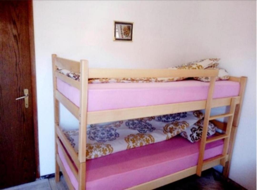 Bus Station Hostel Печ Экстерьер фото